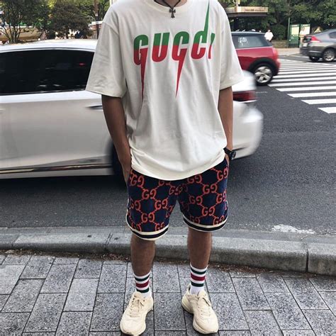 “No Fear of Judgment”: Man Rocking ‘Gucci’ Drip  